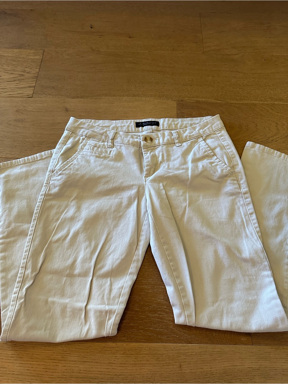 Aeropostale Women's khaki Skinny straight leg twill pant size 6 short